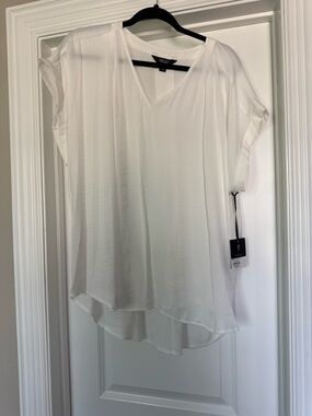 Simply Vera White V-Neck cap sleeve blouse